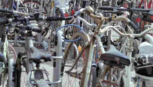 Holland: E-Bikes legen zu – Fahrradverkäufe erleben größten Rückgang seit langem