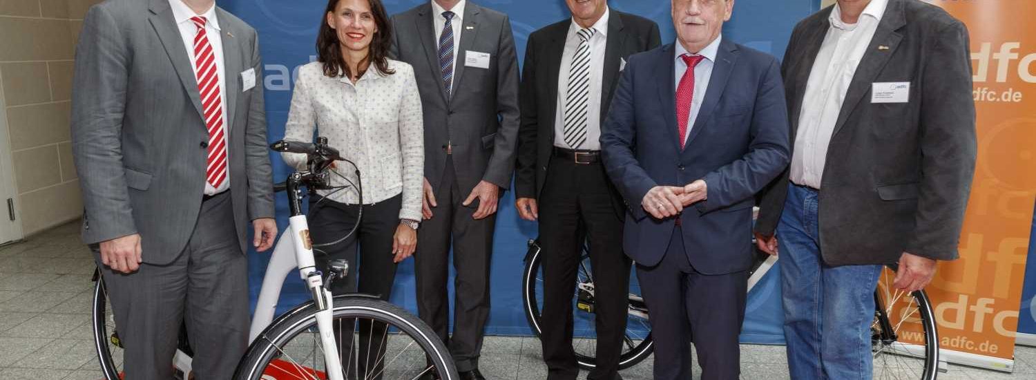 Teilnehmer auf dem Parlamentarischen Abend des ADFC