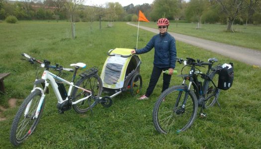 Fahrradanhänger Burley Solo im Alltags- und Urlaubseinsatz am E-Bike