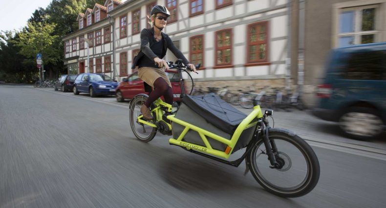Politikerin übt Verkehrswende per E-Lastenrad