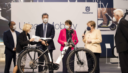 IAA Mobility: Bundeskanzlerin Merkel zu Besuch bei Husqvarna