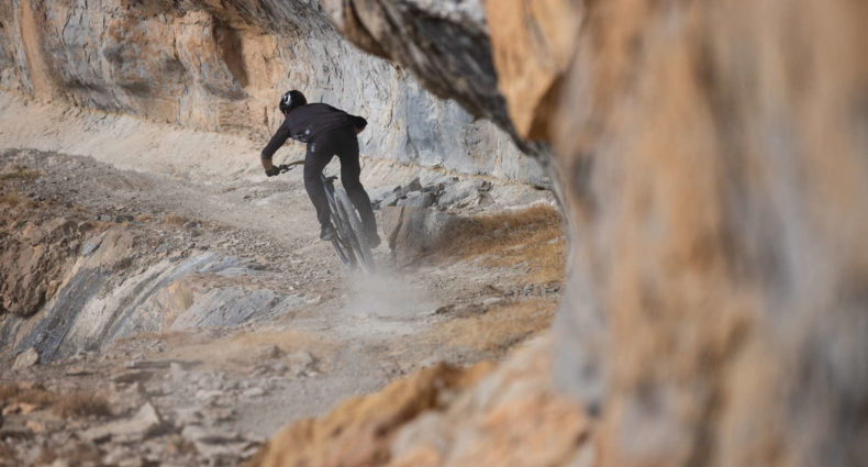 Kilian Bron Mineral Commencal 2022