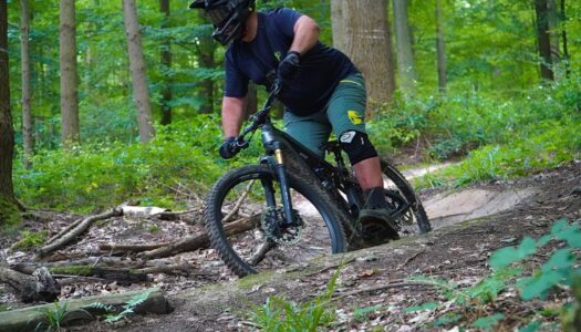 M1 EN.600.CX.P 8.0 – kraftvolles E-Mountainbike für anspruchsvolle Trails im Test