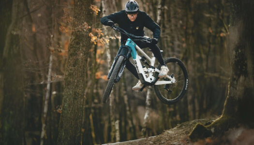 YT 2025 – Decoy SN 29 E-MTB als Alleskönner für naturbelassene Trails