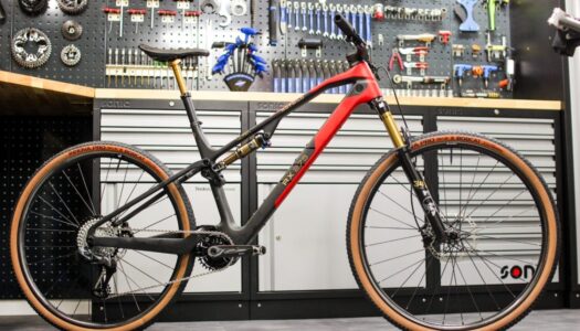 TX1 – das wohl leichteste E-MTB-Fully der Welt