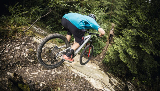 Canyon 2025 – Neuron:ON CLLCTV E-Enduro als aggressiveres Performance-Upgrade vorgestellt