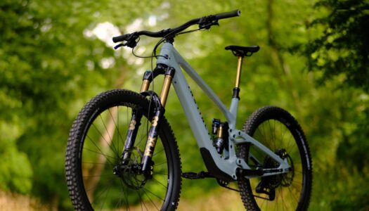 Instinctiv 2025 – leichte Ocelot Carbon-E-MTBs mit maxon AIR S Antrieb vorgestellt
