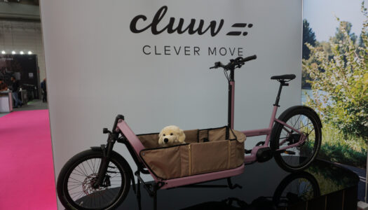 cluuv stellt innovatives E-Cargobike für den sicheren Hundetransport vor