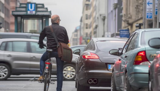 ADFC lobt den zunehmenden betrieblichen Radverkehr und kritisiert Defizite in den Radwegenetzen