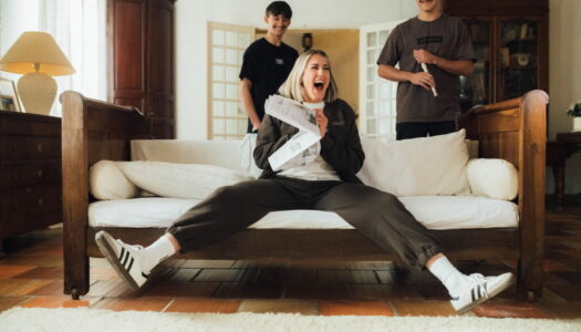 COMMENCAL erweitert sein Portfolio um eine neue Lifestyle-Kollektion für 2026