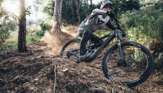 YT 2026 – neue Decoy X E-Enduro kommt mit Avinox M2S