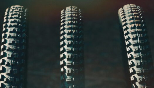 Mit dem GRAPPLER GEN3 stellt ethirteen eine neu entwickelte Reifengeneration vor