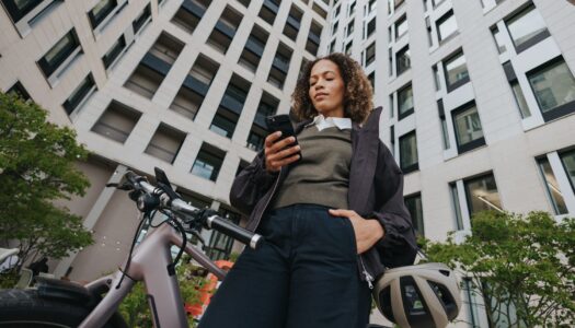 Vernetztes Dienstrad: Bosch eBike Systems und Deutsche Dienstrad starten Partnerschaft