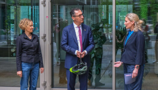 Cem Özdemir besucht JobRad zum Weltfahrradtag