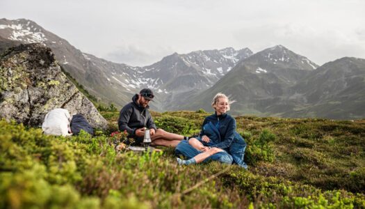 VAUDE und Innsbruck Tourismus bauen Partnerschaft für nachhaltige Outdoor-Mobilität aus