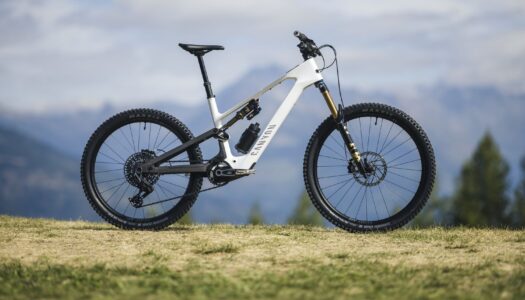 Canyon 2027 – beim neuen Spectral:ON CF 9 trifft Leichtbau auf 1.500 Watt