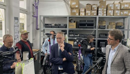 EU-Handelspolitiker Lange besucht Lastenradhersteller Yoonit in Hamburg